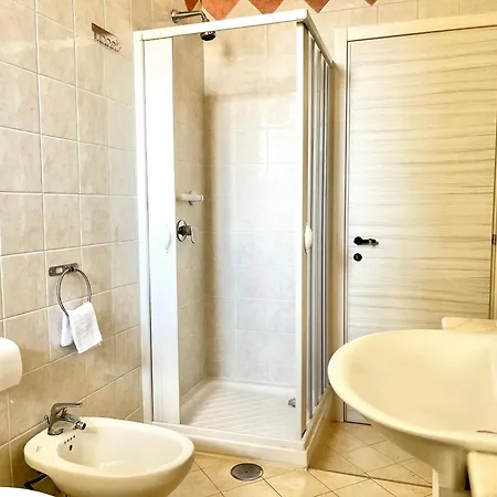 Casa Di Nonna Nunzia - Piazza Carlo Iii Apartament *